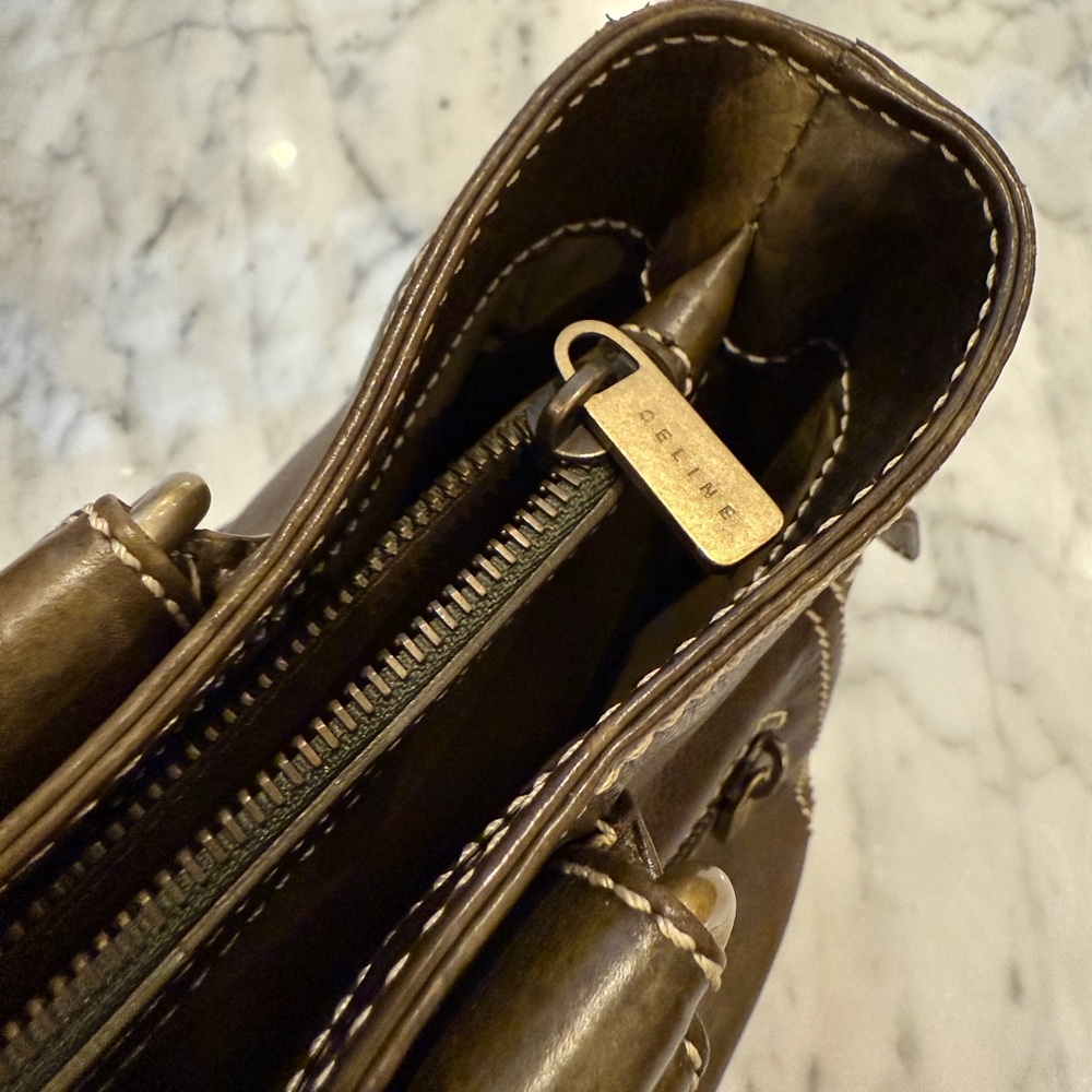 CÉLINE Boogie Bag — olive/khaki leather, gold hardware, Made in Italy. - Picture 8 of 9